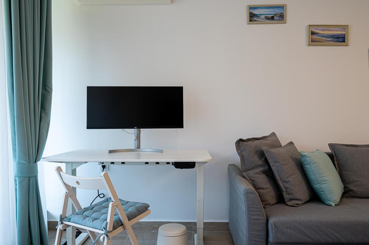 Stylish 1-Bd Apartment In St Constantine And Helena By Flat Mаnager セインツ・コンスタンティン＆ヘレナ エクステリア 写真